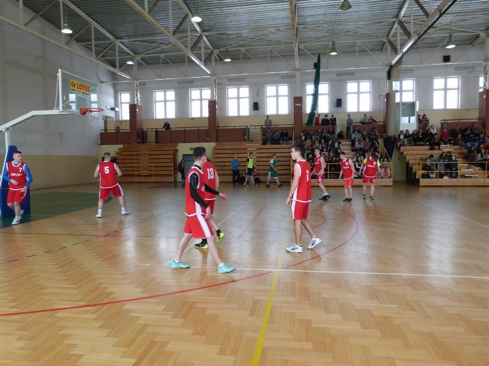 II miejsce RCEZ w Mistrzostwach Powiatu w koszykówce chłopców