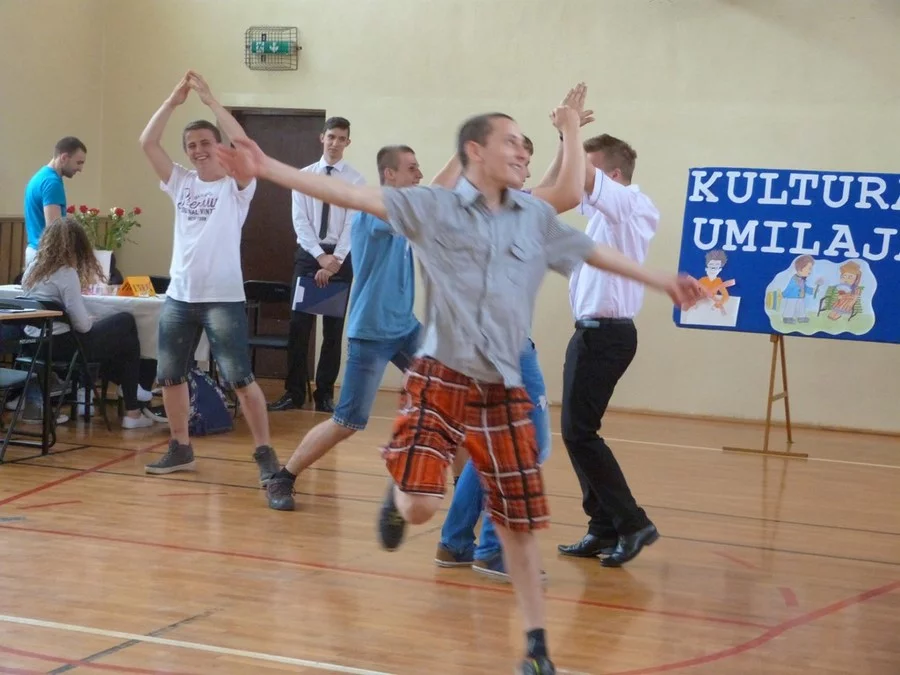 „KULTURA I OBYCIE UMILAJĄ ŻYCIE”