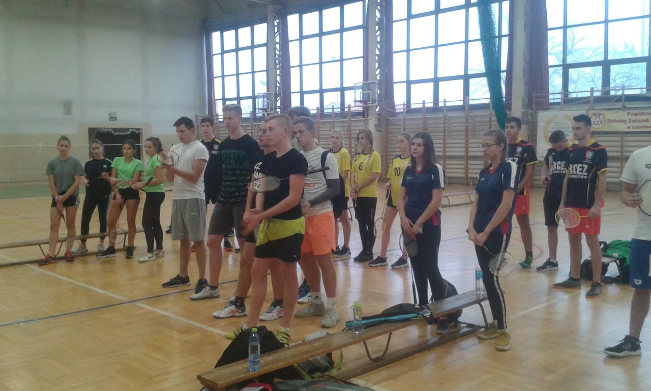 Nasi uczniowie podczas rejonowych eliminacji w badmintonie