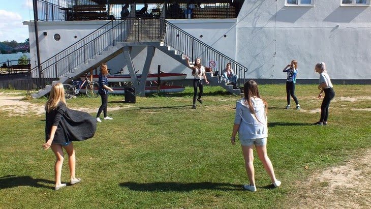 Poznajemy się w zabawie - wyjazd integracyjny klas pierwszych tz