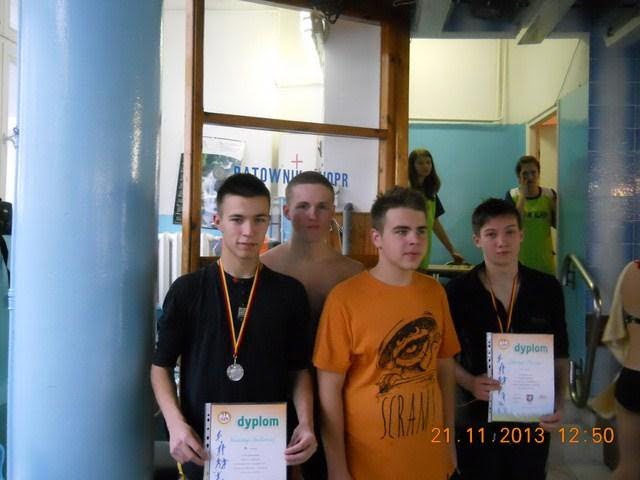 Sukces uczniów RCEZ w mistrzostwach powiatu w pływaniu