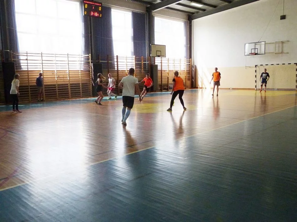 Turniej Drużyn Mieszanych w Halowa Piłkę Nożną