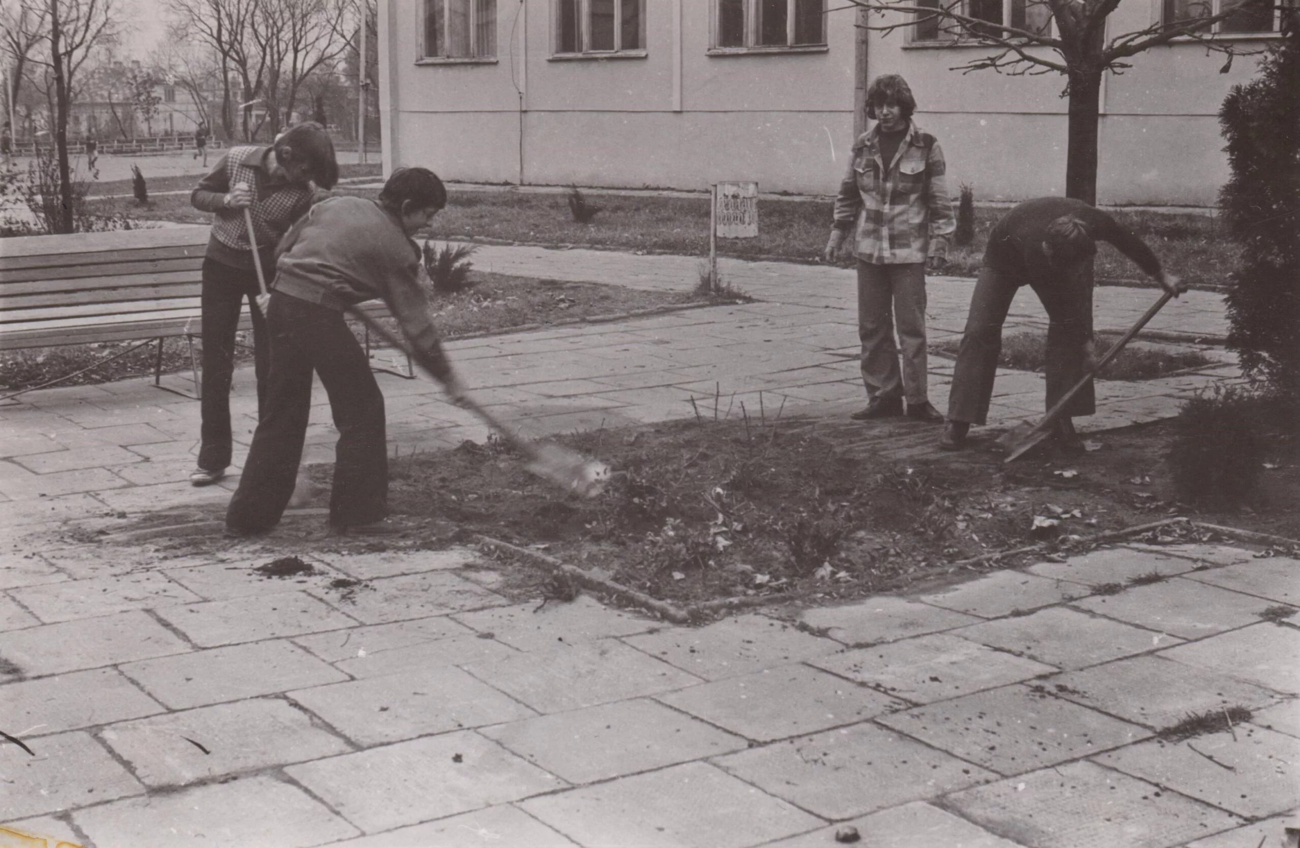 Historia RCEZ lata 1975-1976