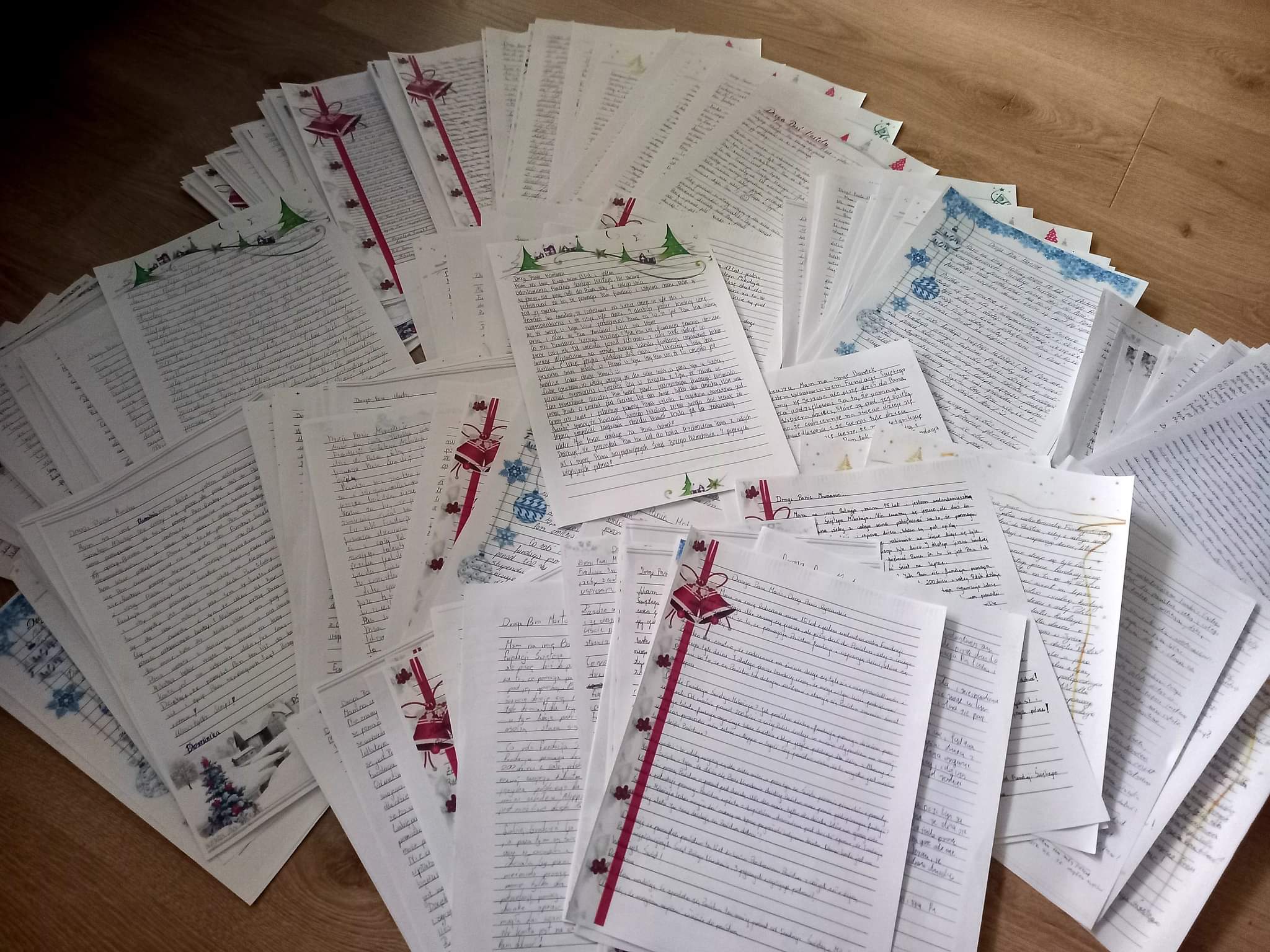 208 listów dla darczyńców Fundacji Świętego Mikołaja 13