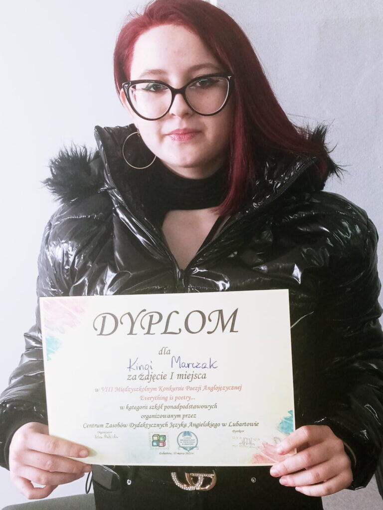 Doskonałe wyniki w konkursie recytatorskim uczennic z RCEZ
