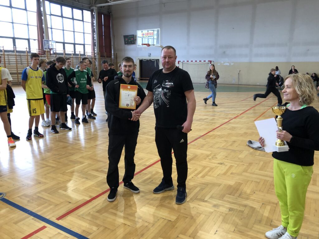 RCEZ NA PODIUM - DOBRY WYSTĘP NASZYCH UCZNIÓW W LICEALIADZIE