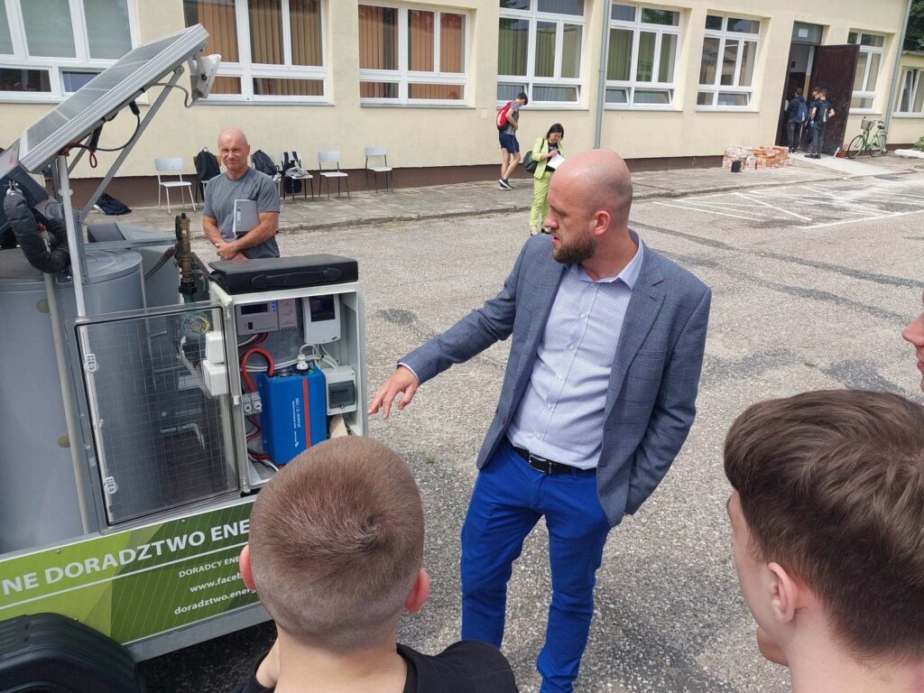 344729410_204983385745413_6186179567581306825_n