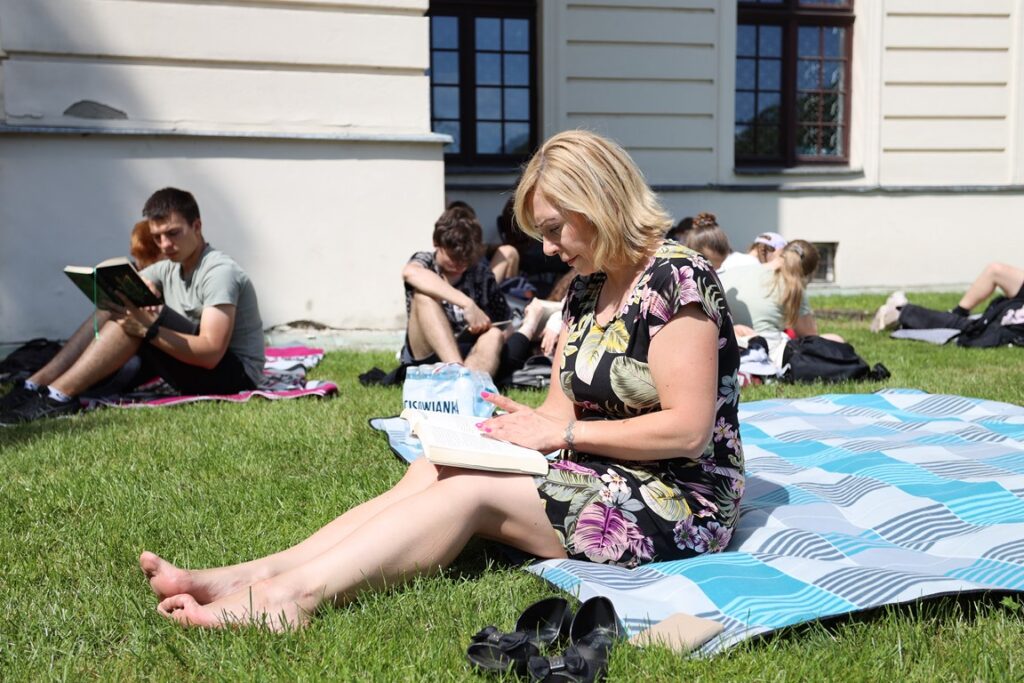 Akcja „Jak nie czytam, jak czytam” przy Pałacu Sanguszków