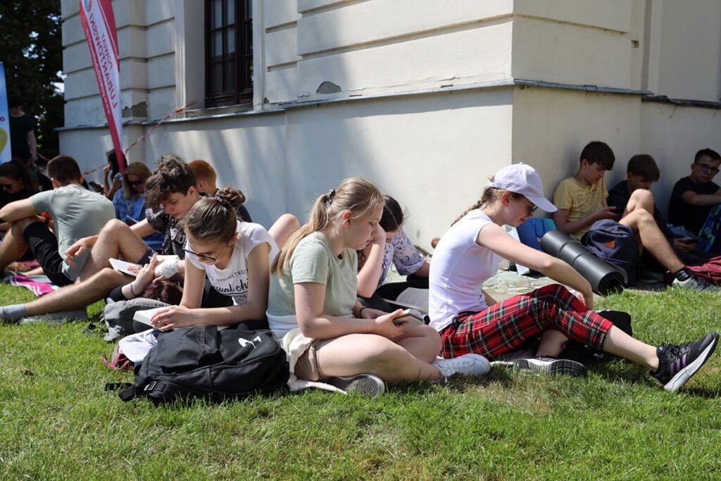 Akcja „Jak nie czytam, jak czytam” przy Pałacu Sanguszków