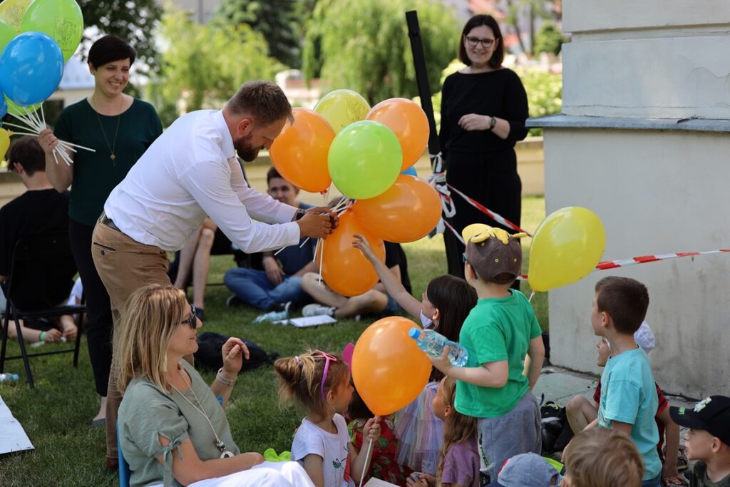 Akcja „Jak nie czytam, jak czytam” przy Pałacu Sanguszków