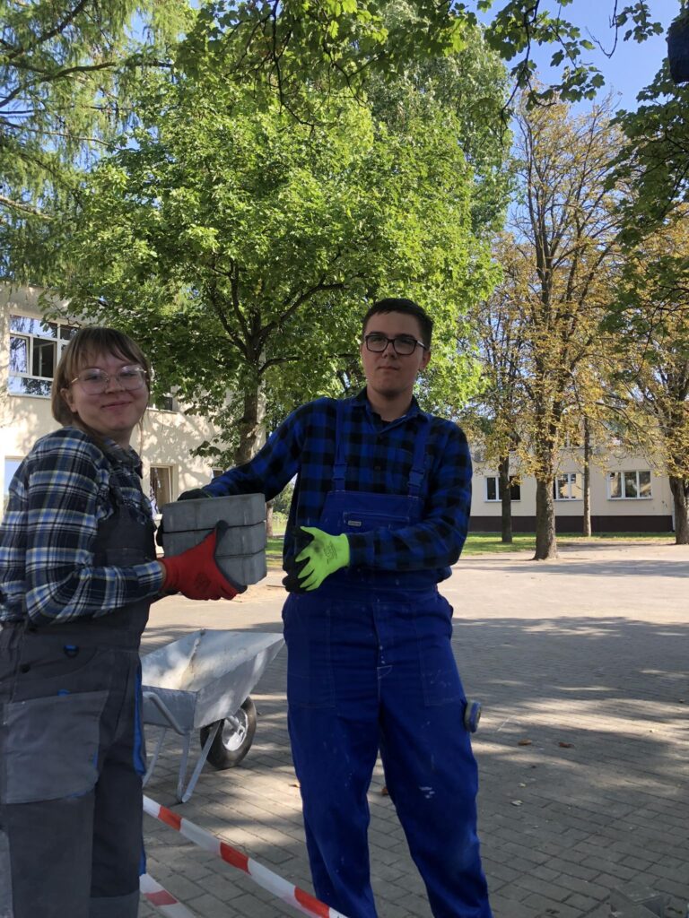 381138507_2016770265327820_1081226038013253333_n