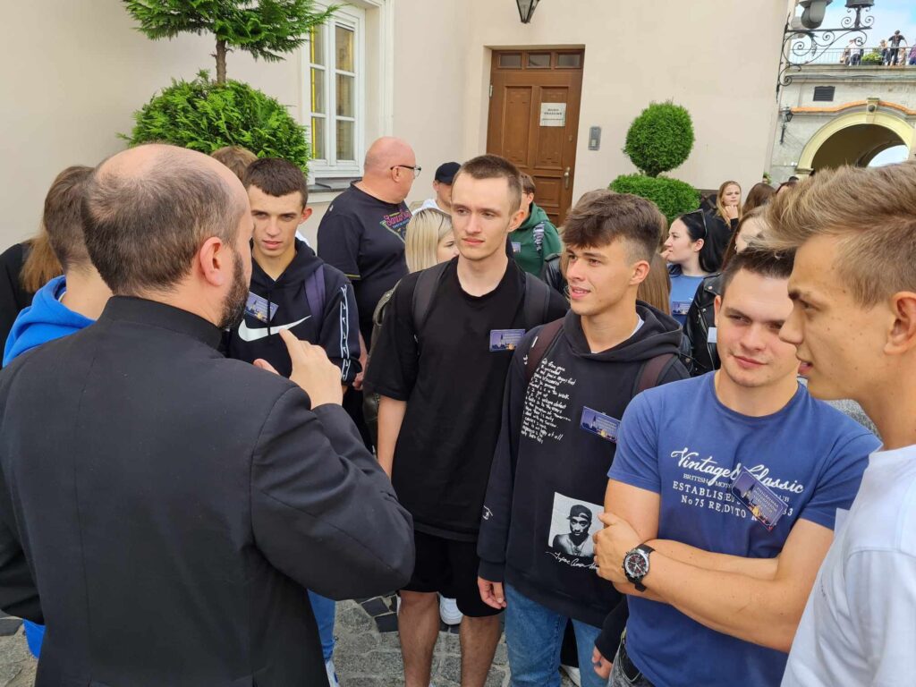 381277520_804038938392239_580885029685195696_n