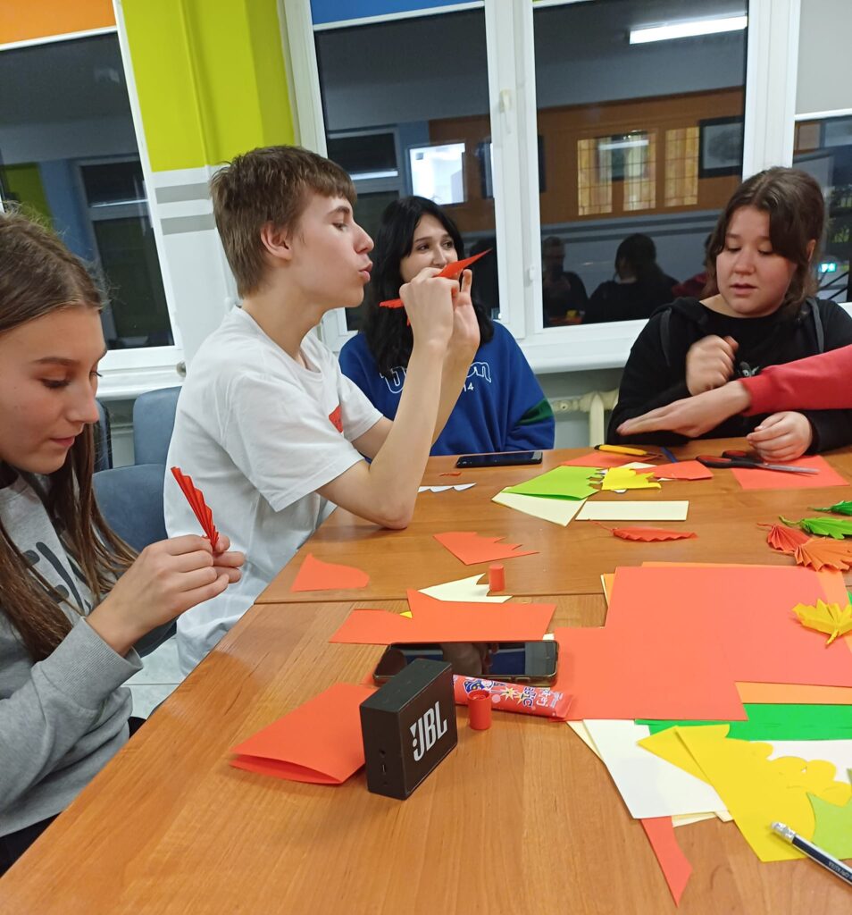 Jesienne Dekoracje Z Papieru Warsztaty Tworcze 1