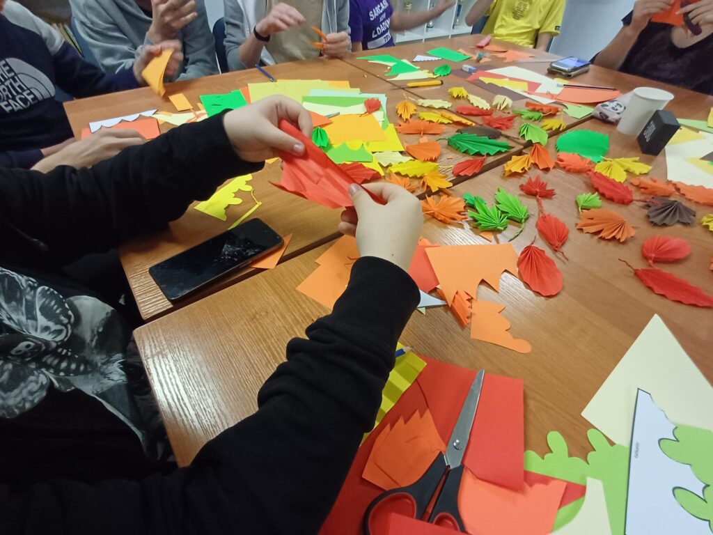 Jesienne Dekoracje Z Papieru Warsztaty Tworcze 2