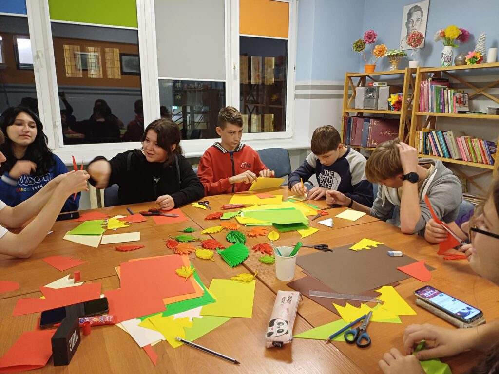 Jesienne Dekoracje Z Papieru Warsztaty Tworcze 7