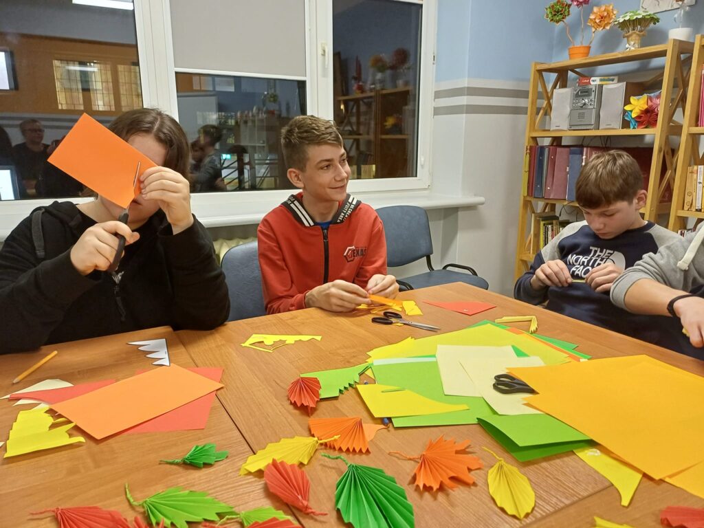 Jesienne Dekoracje Z Papieru Warsztaty Tworcze 8