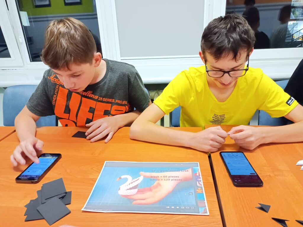 Zajecia Warsztatowe Origami Modulowe „labedz 2