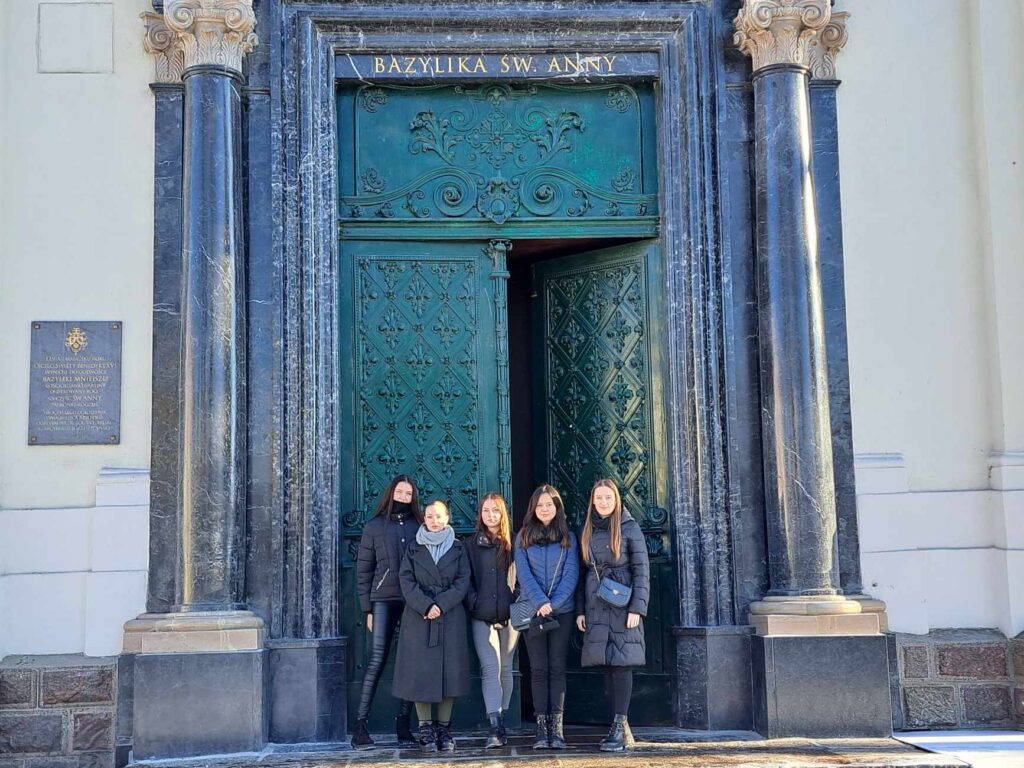 371544187 1281618595889489 7894014174282679503 N