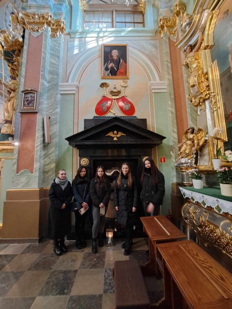 377146944 7030866580309071 8110422558987016477 N