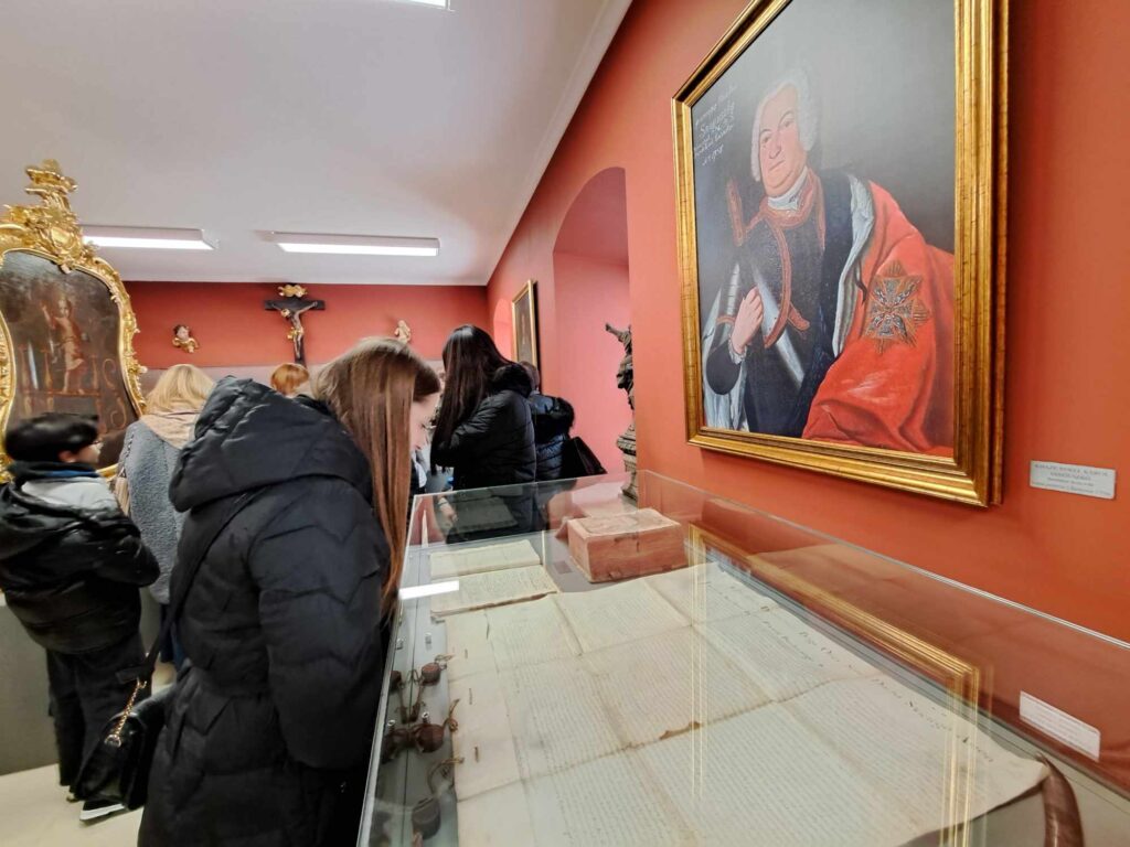 377153140 367262755741987 7462446609280519569 N