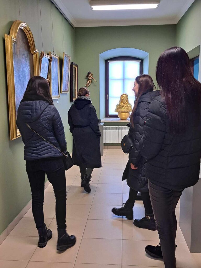 377236027 351983697416253 8470749336313555303 N