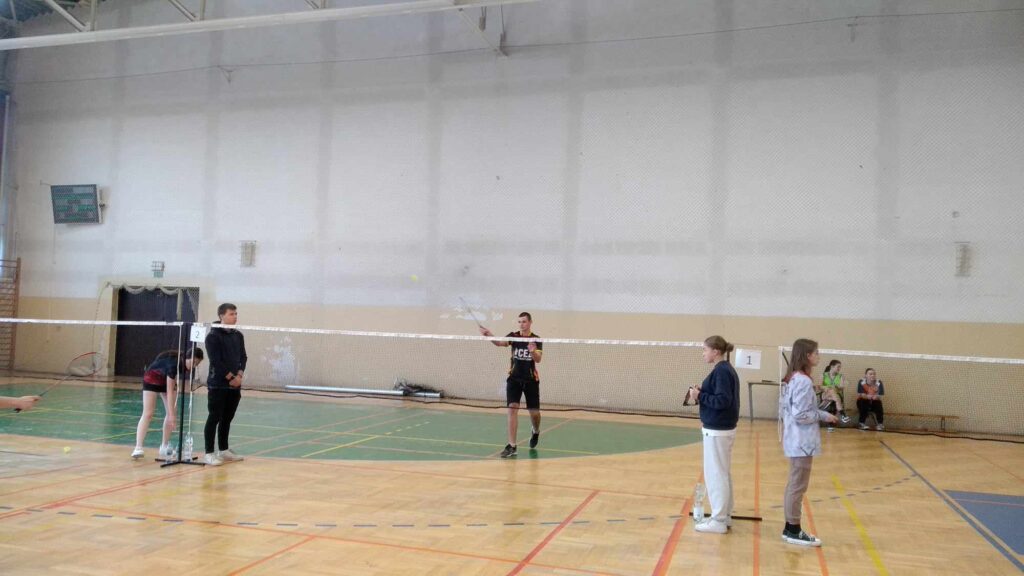 Indywidualny Turniej Badmintona Pilka I Lotka 3