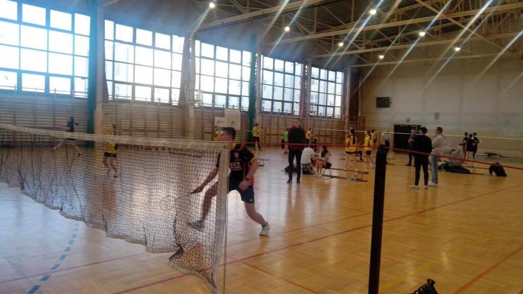 Indywidualny Turniej Badmintona Pilka I Lotka 4