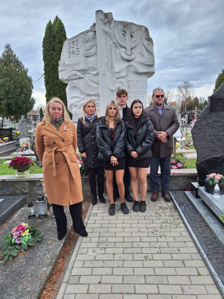 Obchody 105 Rocznicy Odzyskania Przez Polske Niepodleglosci Przez Spolecznosc Rcez 12