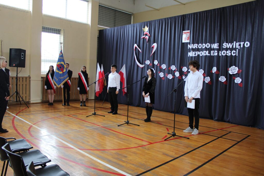Obchody 105 Rocznicy Odzyskania Przez Polske Niepodleglosci Przez Spolecznosc Rcez 5