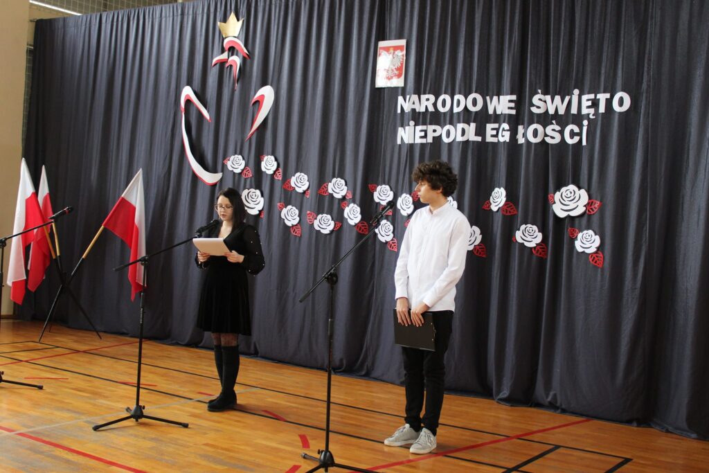 Obchody 105 Rocznicy Odzyskania Przez Polske Niepodleglosci Przez Spolecznosc Rcez 9