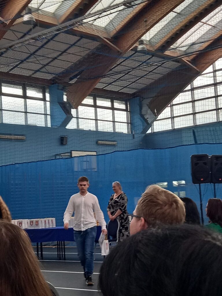 Uczen Rcez I Mieszkaniec Bursy Szkolnej Z Sukcesem Na X Regionalnej Olimpiadzie Wiedzy O Zdrowiu Psychicznym 26 Pazdziernika 2023r. W Radzyniu Podlaskim 5