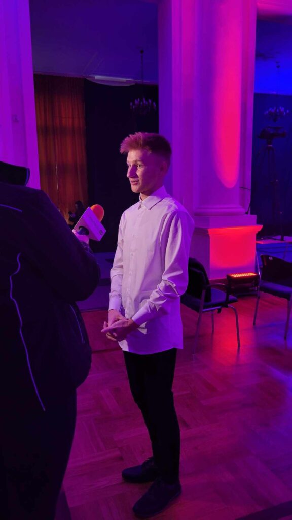 Received 863011325496838