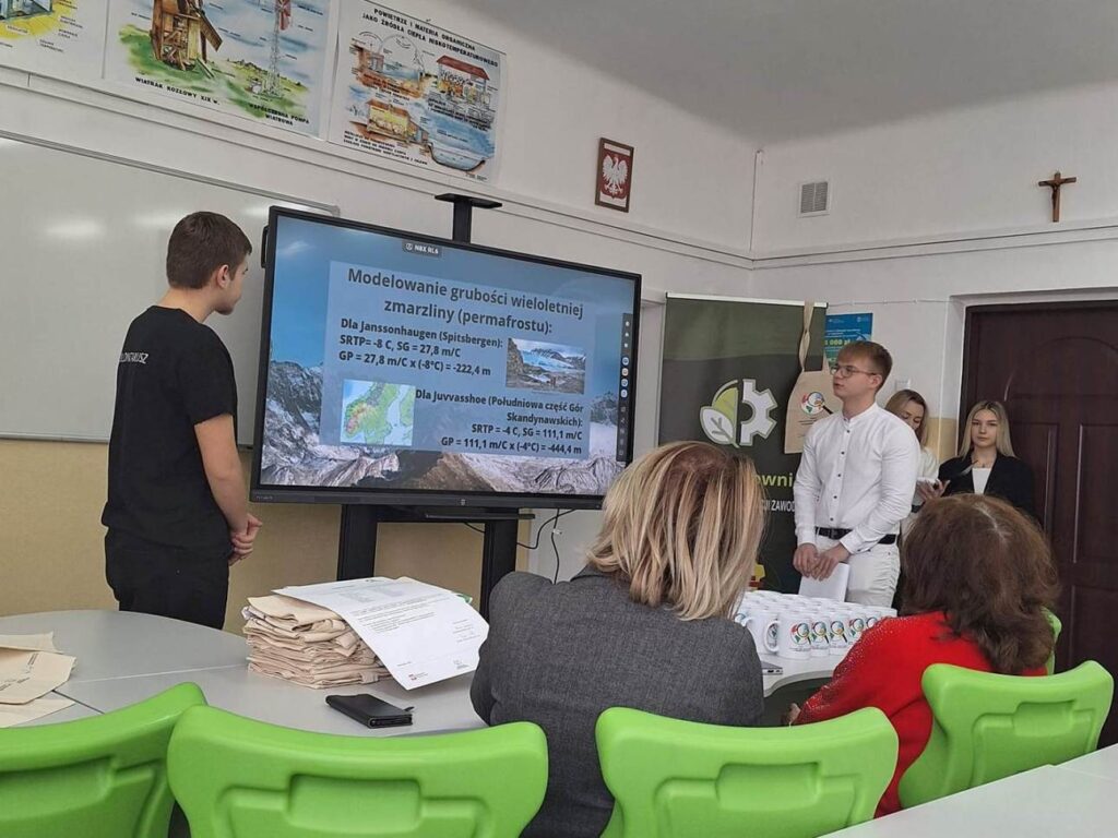 409487703 851089060353893 7806101659437437606 N