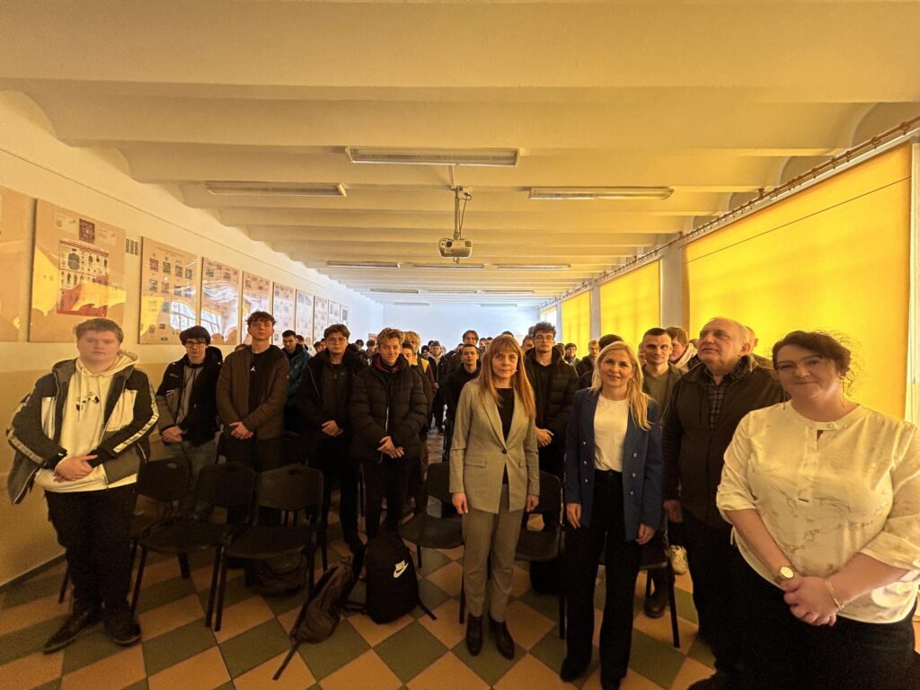 Received 335086532601893