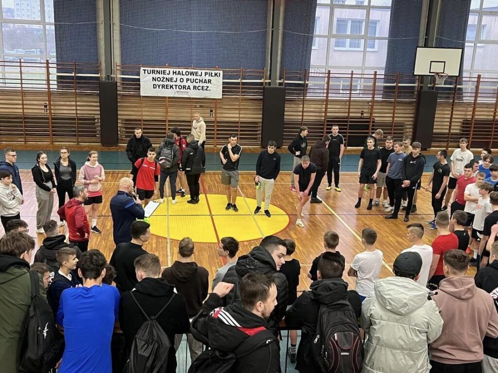 Mistrzostwa Szkoly W Halowa Pilke Nozna O Puchar Dyrektora Szkoly 2
