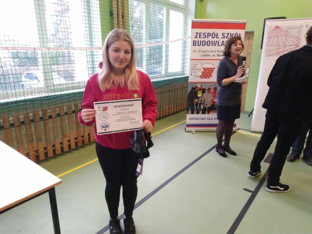 431780387 915886613874137 3908346761835678587 N