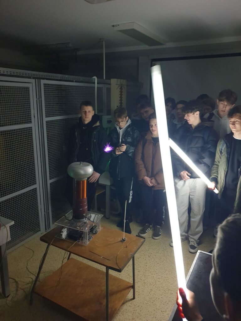 Drzwi Otwarte Politechniki Lubelskiej 2024 - Laboratorium Techniki Wysokich Napięć