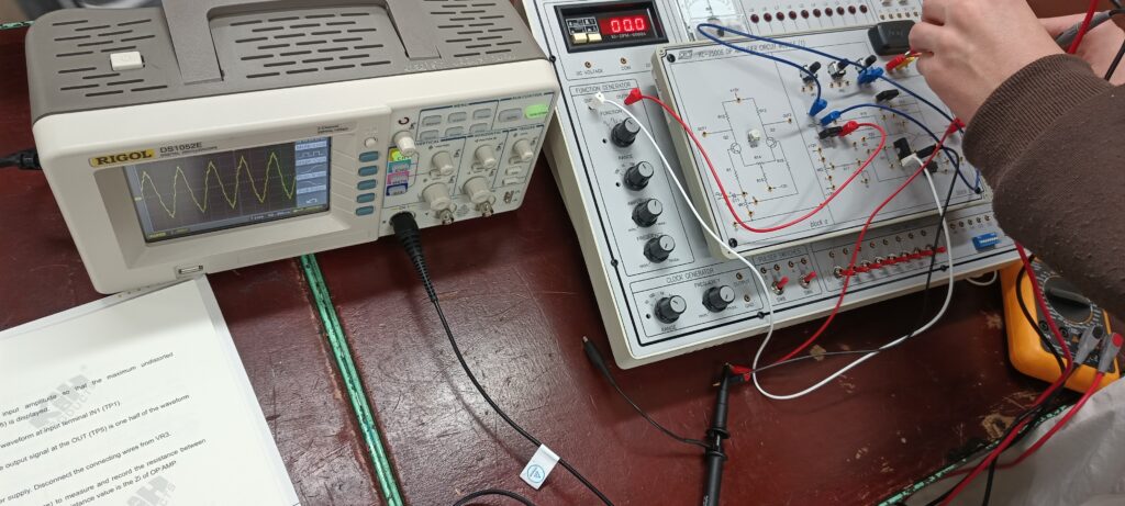 Pracownia Pomiarów Elektrycznych (4)