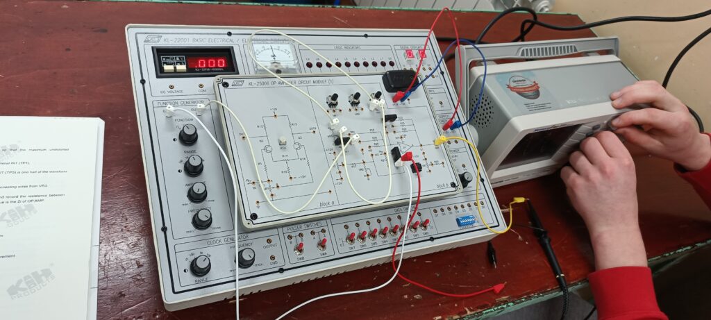 Pracownia Pomiarów Elektrycznych (5)