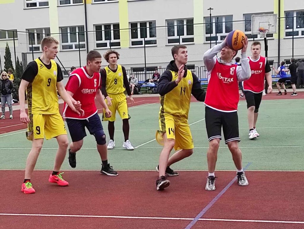 438069837 1345153166160485 355102417897510253 N