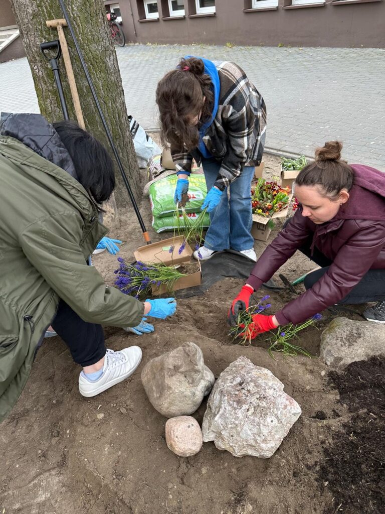 438691819 940288768100588 3179945585415280014 N