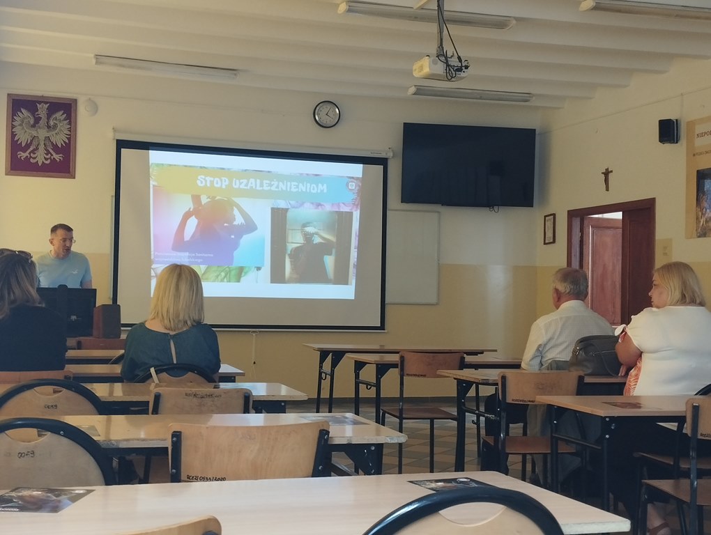 SPOTKANIE PRZEDSTAWICIELA POWIATOWEJ STACJI SANITARNO-EPIDEMIOLOGICZNEJ Z RODZICAMI