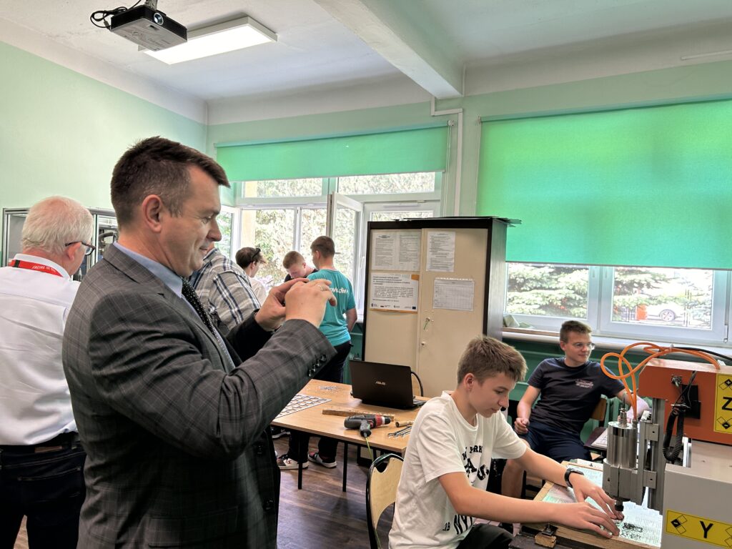 Dzien Otwarty Czesc Ii Pokazy Na Warsztatach Szkolnych 11