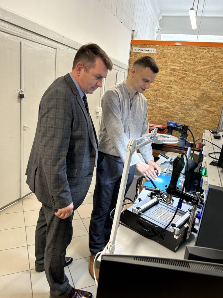 Dzien Otwarty Czesc Ii Pokazy Na Warsztatach Szkolnych 13