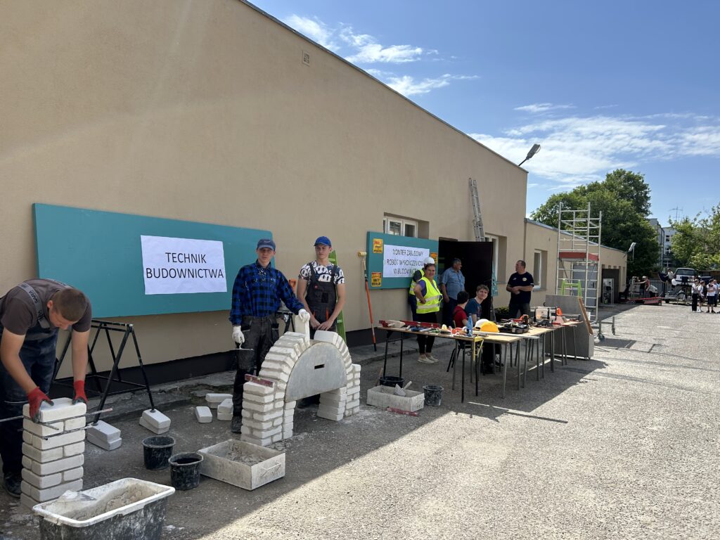 Dzien Otwarty Czesc Ii Pokazy Na Warsztatach Szkolnych 9