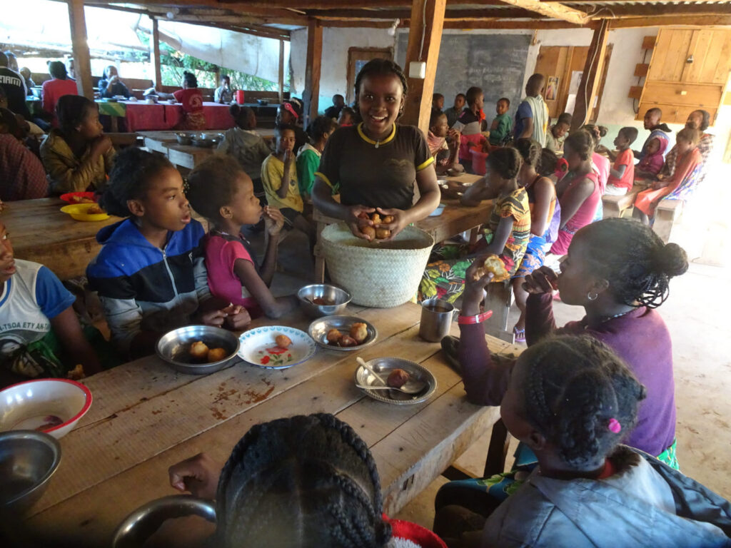 Szkolne Kolo Wolontariatu Rcez Dzieciom Z Madagaskaru Na Dzien Dziecka 9