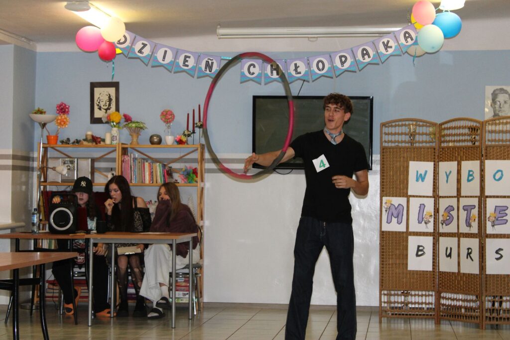 Muffiny Cappuccino I Wybory Mistera Bursy Tak świętowaliśmy Dzień Chłopaka 2024 (18)