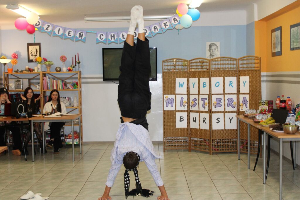 Muffiny Cappuccino I Wybory Mistera Bursy Tak świętowaliśmy Dzień Chłopaka 2024 (23)