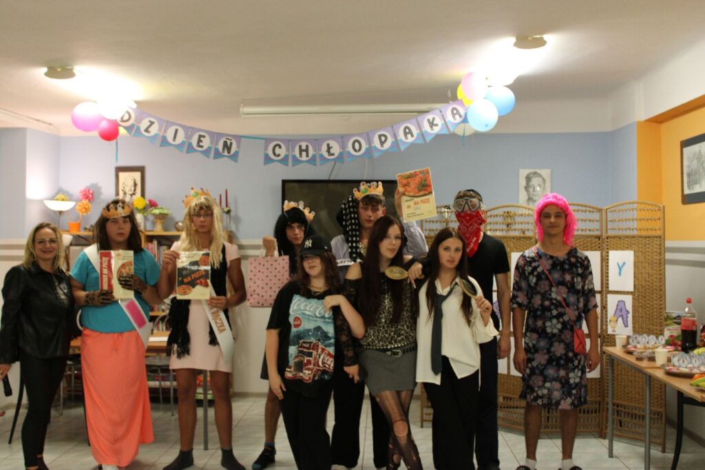 Muffiny Cappuccino I Wybory Mistera Bursy Tak świętowaliśmy Dzień Chłopaka 2024 (26)