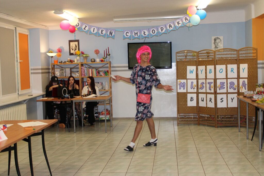 Muffiny Cappuccino I Wybory Mistera Bursy Tak świętowaliśmy Dzień Chłopaka 2024 (5)